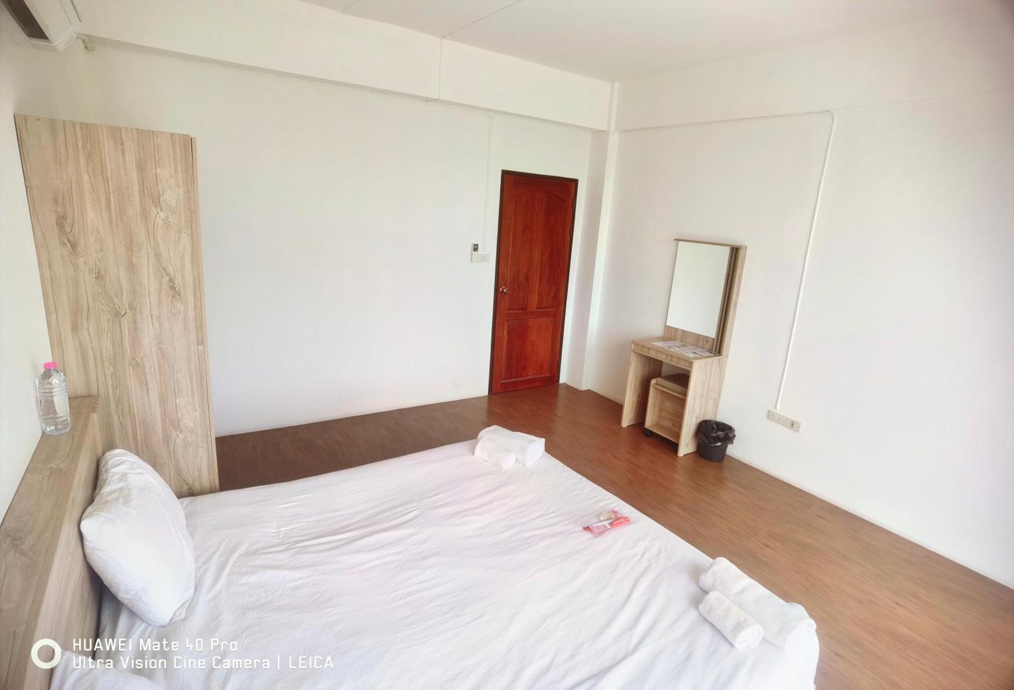 115 Townhouse Hotel Ban Khlong Krang Exterior photo